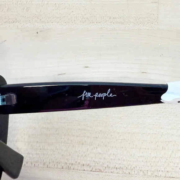 FREE PEOPLE Black Rounded Cat Eye Sunglasses NEW - Picture 3 of 6